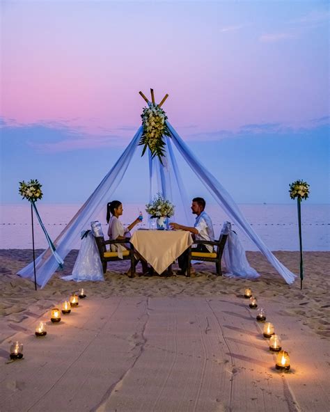 7 Ways to Have A Luxury Beach Wedding On A Budget