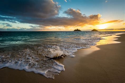 Sunrise Coast, Lanikai Beach, O'ahu, Hawaii, USA