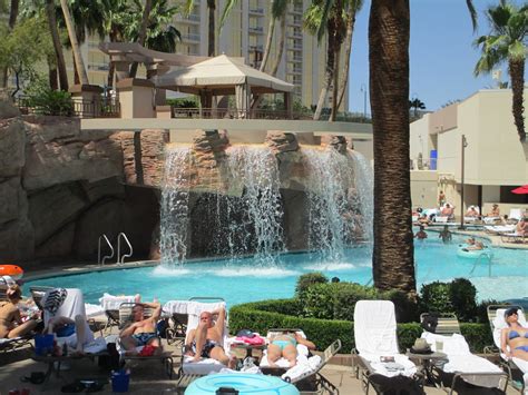 MGM Grand Pool | Lyle Scott Photography | Flickr