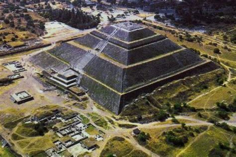 Origen de la Pirámide del Sol de Teotihuacán y sus características