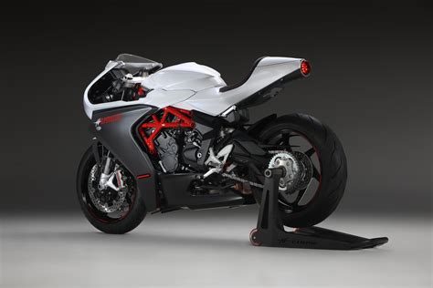 MV Agusta Superveloce 800 and Brutale 1000 RR to be unveiled at EICMA