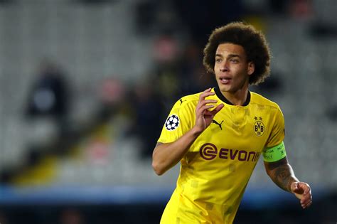 Borussia Dortmund will not sign an injury replacement for Axel Witsel