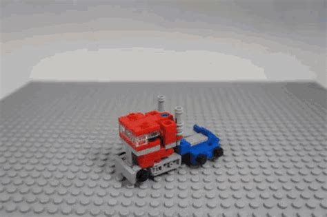 Optimus Prime Lego GIF - Optimus Prime Lego Transformer - Descobrir e Compartilhar GIFs