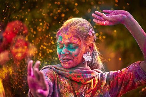 Holi colours meaning: What is the real significance of the colours of paint used? | Express.co.uk