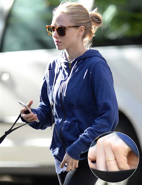 See Amanda Seyfried's Engagement Ring from Thomas Sadoski