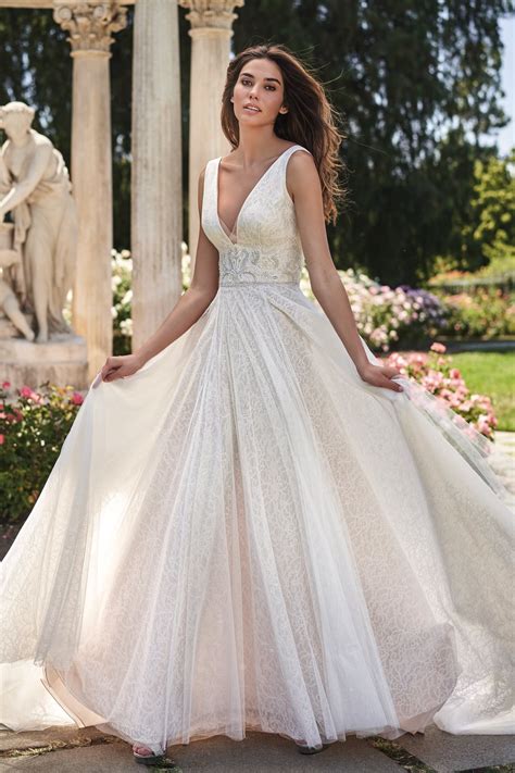 F221006 Romantic Chantilly Lace Wedding Dress with Beaded Waistband