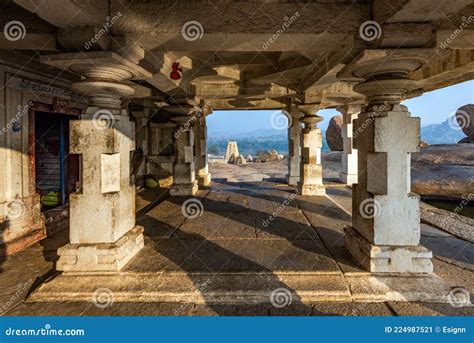 Beautiful Ancient Architecture Of Temples On Hemakuta Hill, Hampi, Karnataka, India Editorial ...