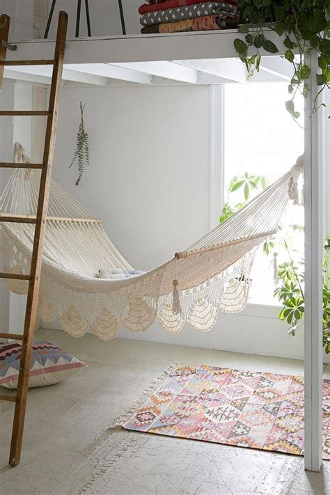 14+ Awesome Indoor Hammock Ideas For A Lazy Sunday Morning More Cool Bedroom Hammock Ideas Youll ...