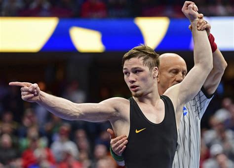 NCAA wrestling: Iowa freshman Lee is national champion | Iowa | wcfcourier.com