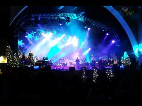 Mannheim Steamroller - Silent Night (Live) - YouTube