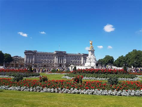 London's Amazing Palaces & Parliament Walking Tour - Top Sights Tours LLC Reservations