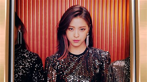 Itzy Ryujin Desktop Wallpapers - Wallpaper Cave