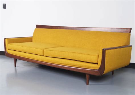 Mid-Century Modern Walnut Sofa at 1stdibs