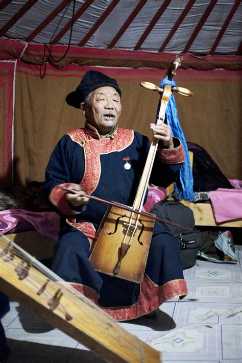 Traditional Mongolian Music 101 - Flip Flop Caravan