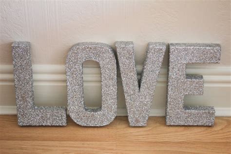 10 Easy Glitter Wall Art DIYs