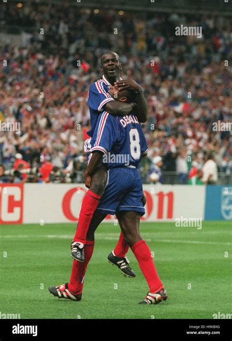 LILIAN THURAM & DESAILLY FRANCE V CROATIA 08 July 1998 Stock Photo - Alamy