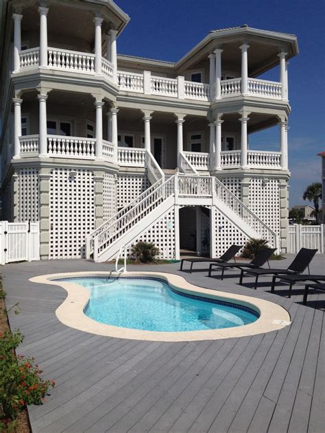 beach house pool and deck | Cool pools, Pool houses, Beach house