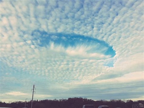 Is the truth out there? Rare hole punch cloud appears over Illinois in pictures - Strange Sounds