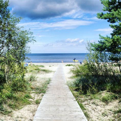 Approaching the expansive Jurmala Beach that lies on the Gulf of Riga ...