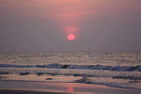 Surfside Beach Water Temperature: Forecasts & current water temp