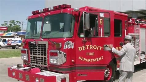 Detroit fire stations to get 5 new engines Friday