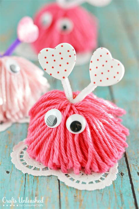 20 Awesome DIY Pom-Pom Crafts and Ideas You Will Love