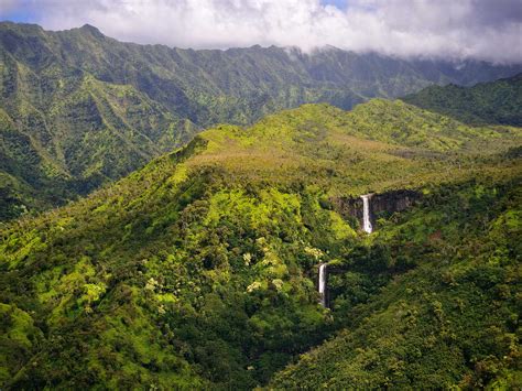 Kauai Waterfalls - Hawaii Pictures