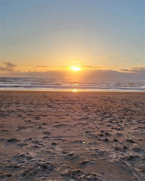 Oregon Beach sunset | Oregon beaches, Beach sunset, Oregon coast