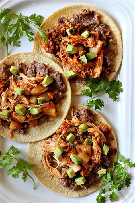 Slow Cooker Tinga de Pollo Poblano Tacos - Cooking On The Ranch