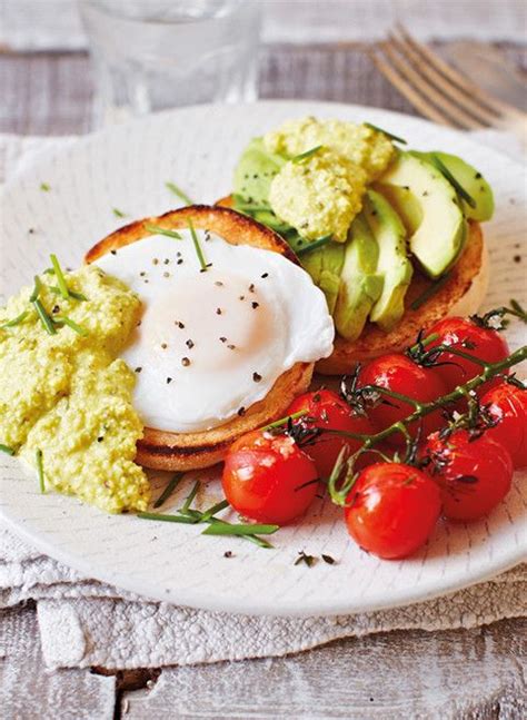 Vegetarian eggs Benedict | Tesco Real Food | Recipe | Recipes, Veggie ...