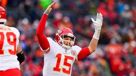 Kansas City Chiefs QB Patrick Mahomes II settles down nicely in debut ...