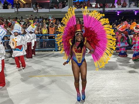 Rio’s Colorful Carnival Costumes - LingoHut Blog