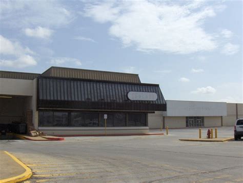 Indian Mall(Jonesboro, AR) | Abandoned malls, Vintage mall, Dead malls