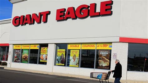 Giant Eagle issues recall for peanut butter, apples in Ohio