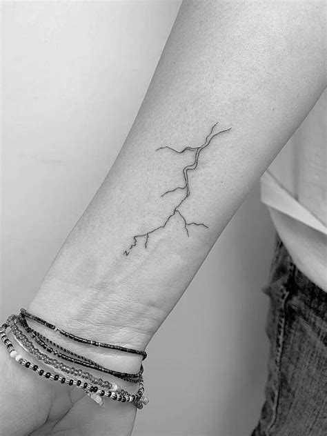 Share more than 69 lightning strike tattoo best - thtantai2