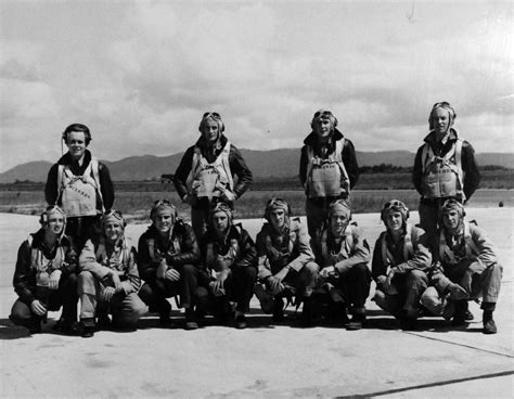 80-G-343692: USS Franklin (CV-13), survivors of the attack in March 1945