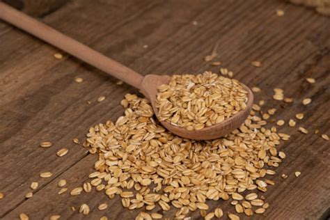 Crimped Oats for Chickens: Benefits and Feeding Tips - Chicken & Chicks ...