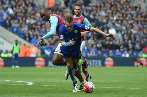 Leicester City keeper's dad rips match ref during West Ham draw