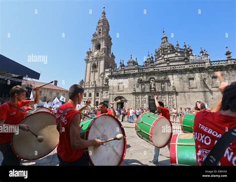 Catedral santiago compostela apostol hi-res stock photography and ...