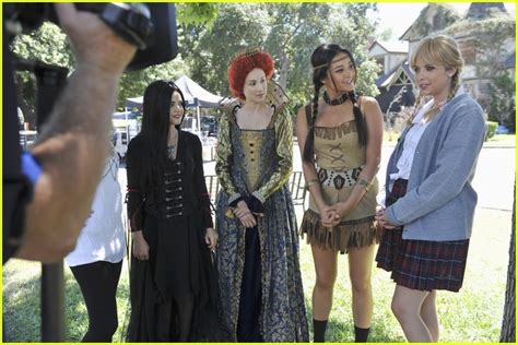 Pretty Little 'Halloween' Liars -- PICS & Promo! | Photo 439106 - Photo Gallery | Just Jared Jr.