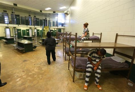 Sheriff's seeks solutions for jail issues linked to lack of manpower