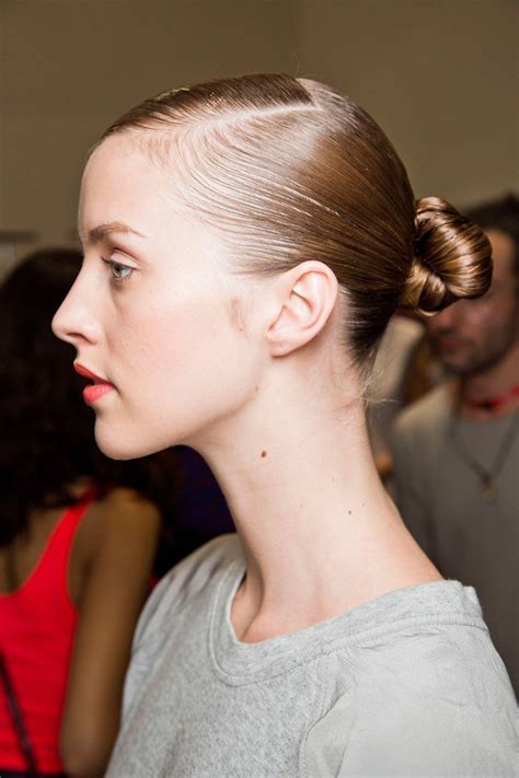 31 Sleek Hairstyles That Will Help You Beat the Heat This Summer - Glamour