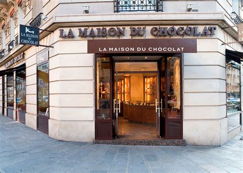 Boutique La Maison du Chocolat - Rue Francois 1er, Paris | House styles, House, Home