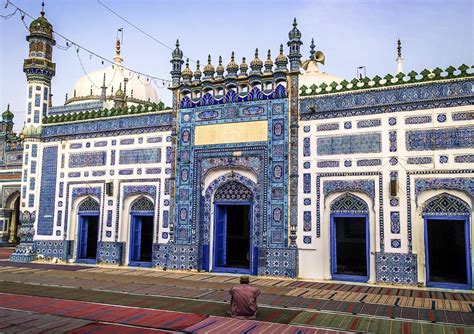 Shrine of Shah Abdul Latif Bhittai (Bhit Shah, Pakistan) : r/muslimculture