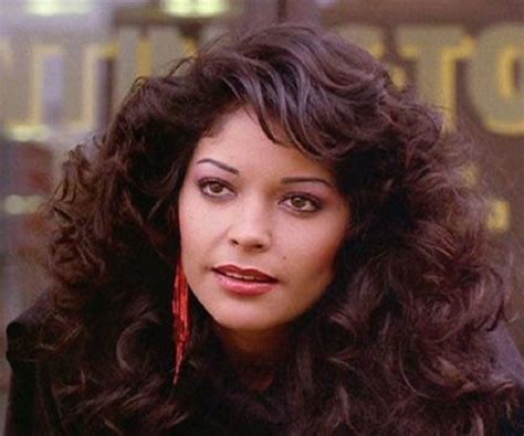 Apollonia Kotero - Bio, Facts, Family Life of Actress & Singer