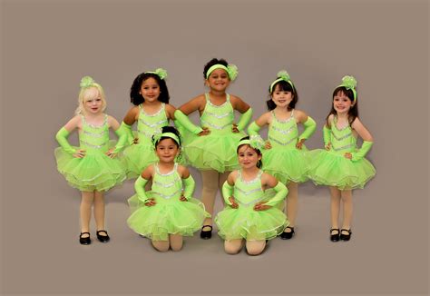 JUNE BUG PHOTOGRAPHY: ALL DANCING DOLLS