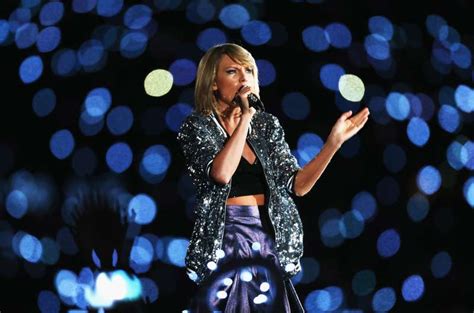 Taylor Swift's 1989 World Tour Sells $250 Million in Ticket Sales | Money