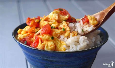 Tomato and egg stir-fry (番茄炒蛋) - Red House Spice