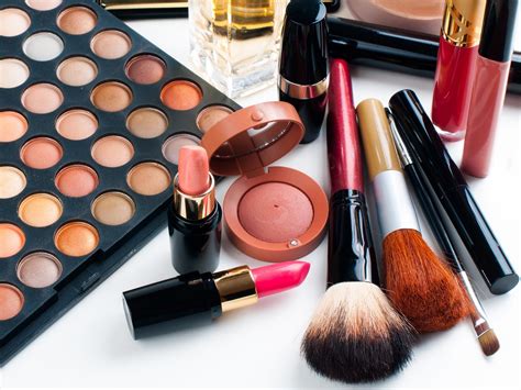 Toxic Chemicals in Cosmetics and Personal Care Products - DigiKar