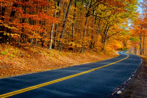 Fall Foliage Road Trips In The USA: 15 For Your Bucketlist - Linda On The Run